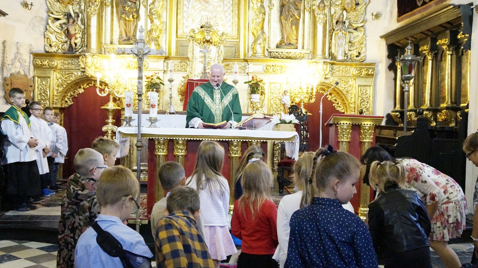 Poświęcenie tornistrów i przyborów szkolnych