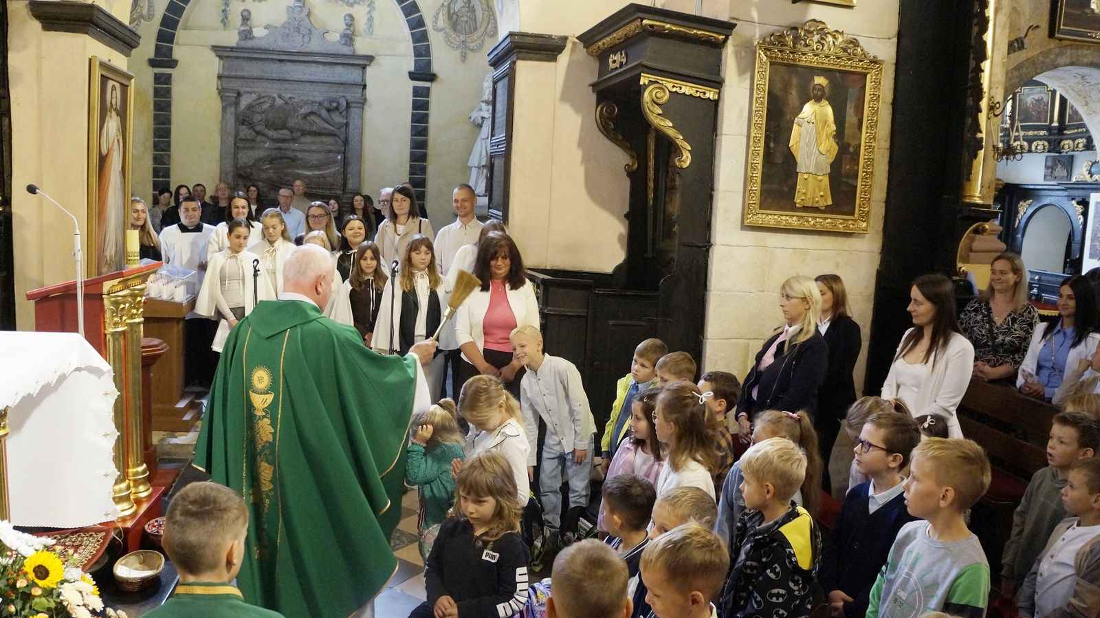 Poświęcenie tornistrów i przyborów szkolnych
